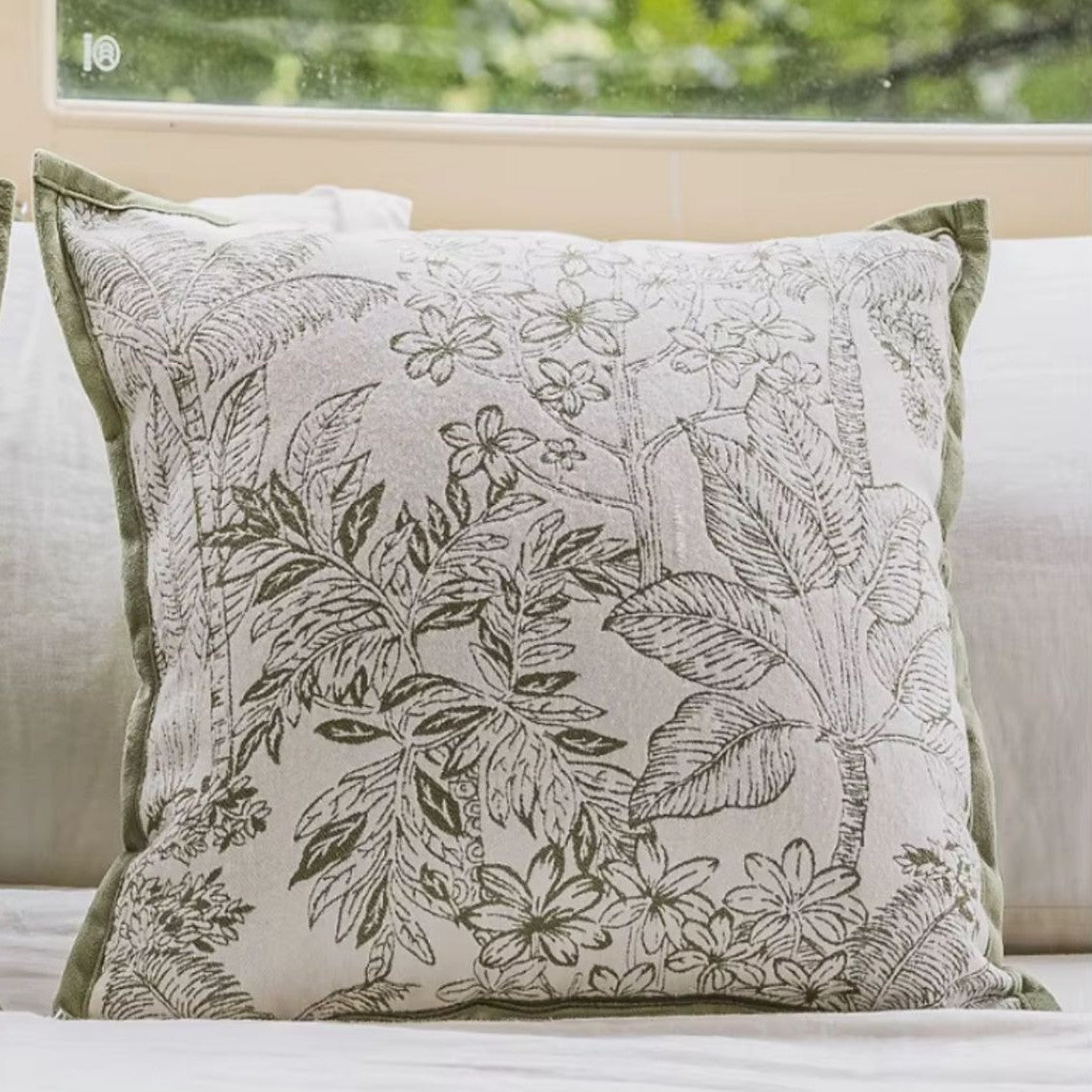 Cannon Cushion – 48x48 cm (100% Polyester) olive green