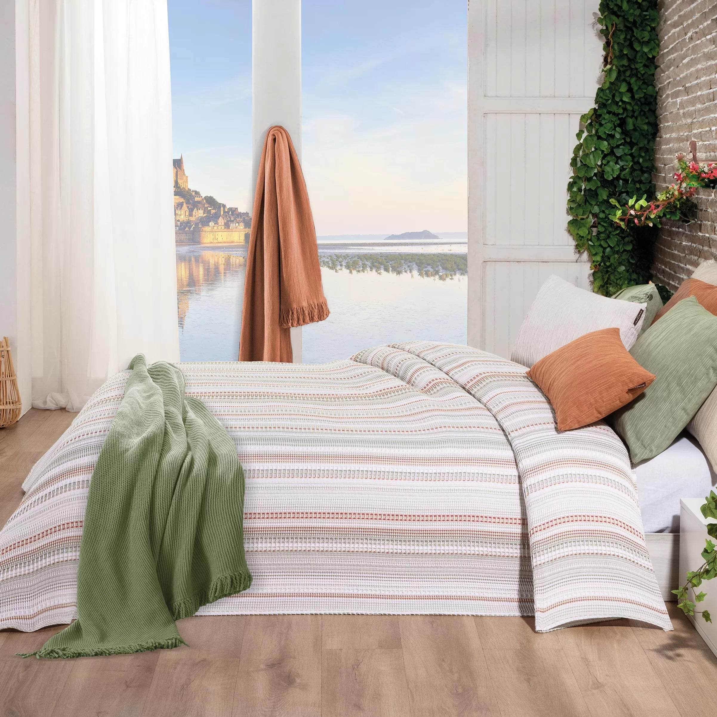 Mestiere Reversible Jacquard Bedspread - Urban Home
