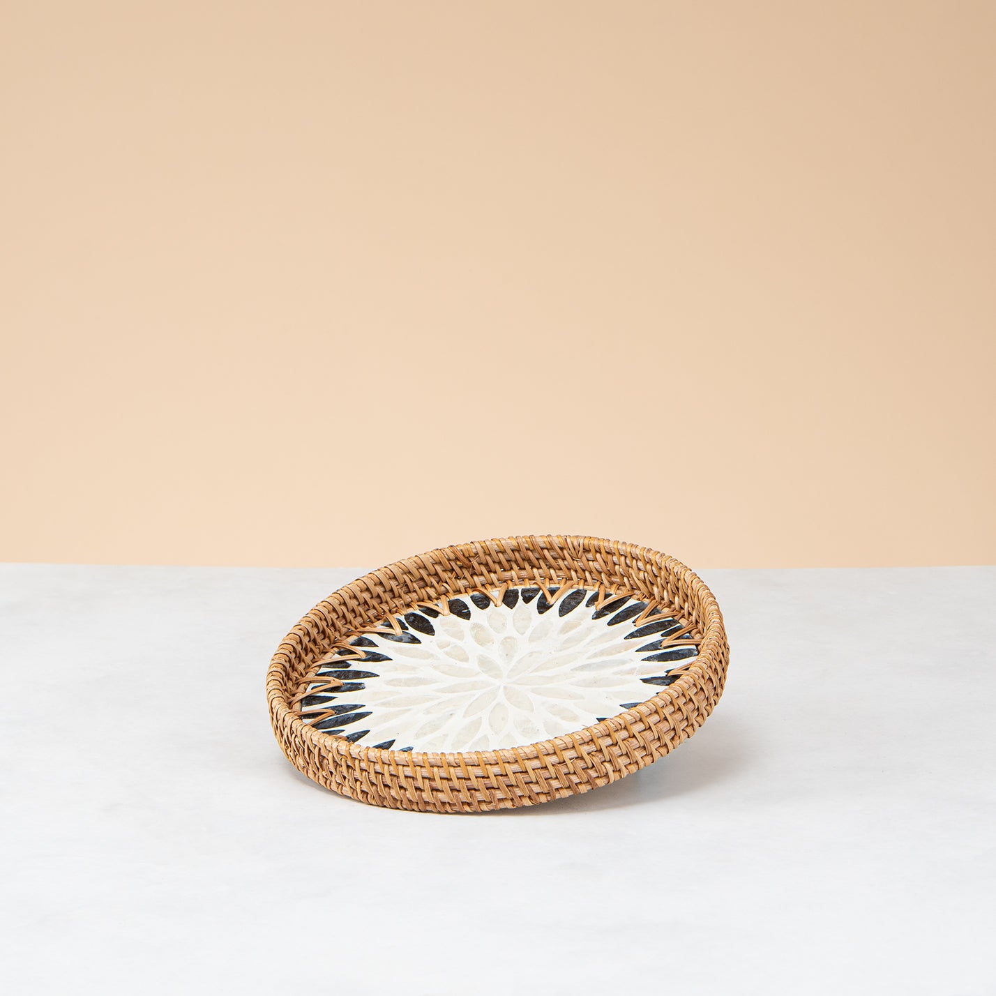 Crafted rattan round tray-blue leaf