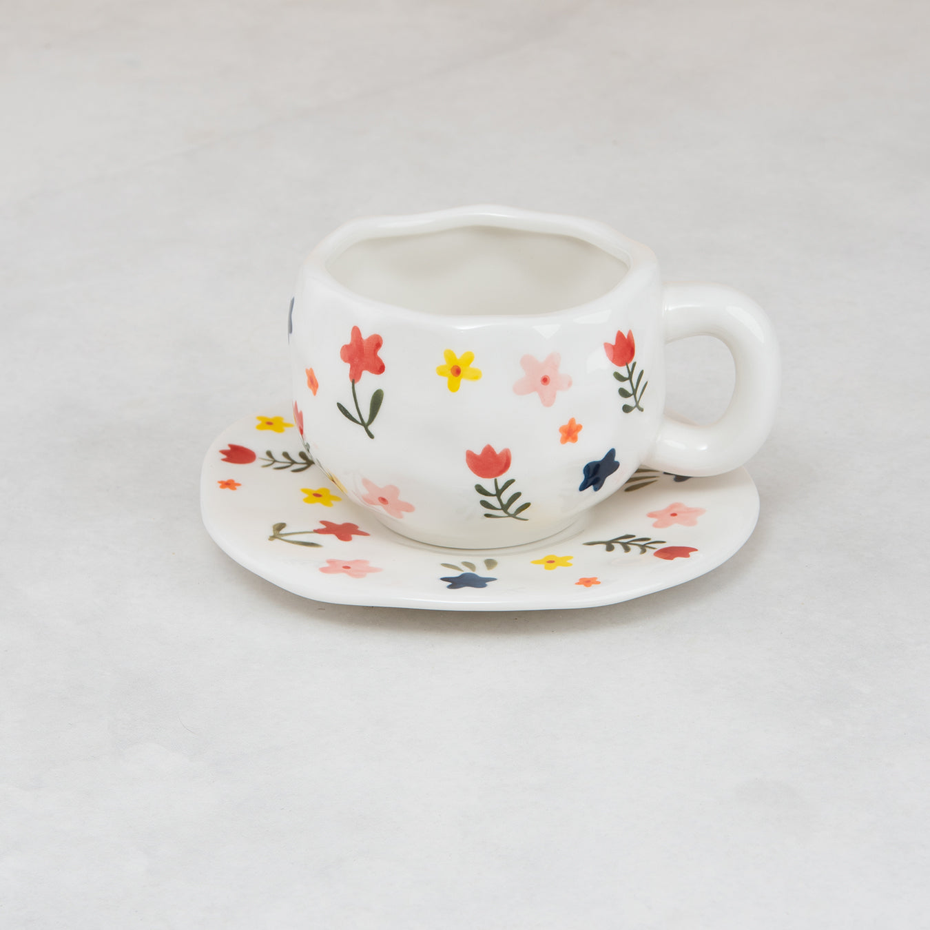 Ceramic mug with plate