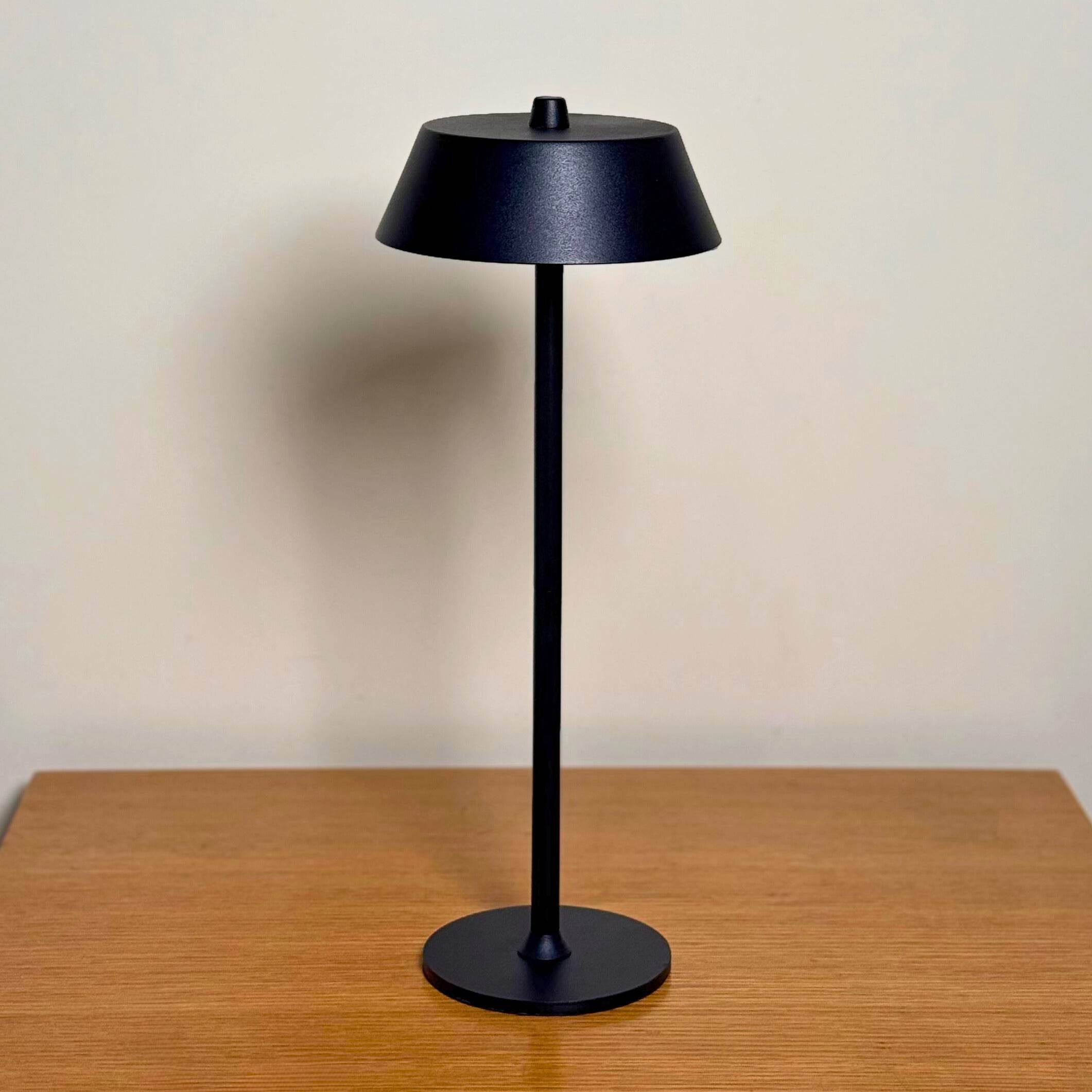 Spot table lamp - Urban Home