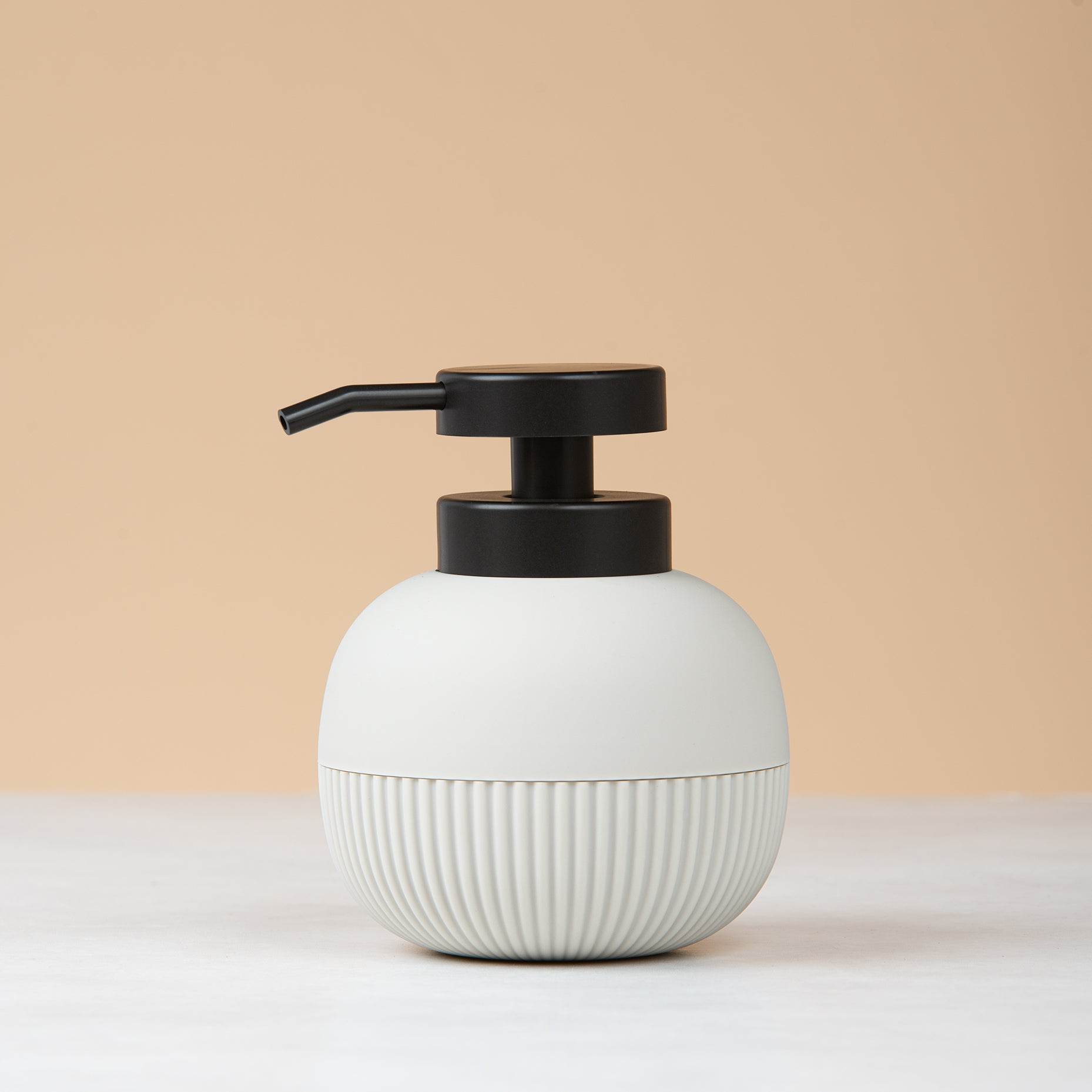 Pompe mousse by H&M - Urban Home