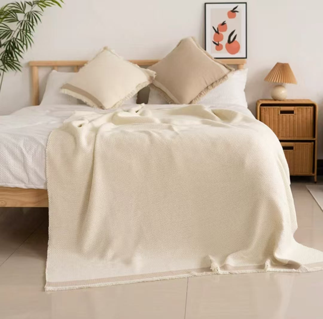 Blankets &amp; throws