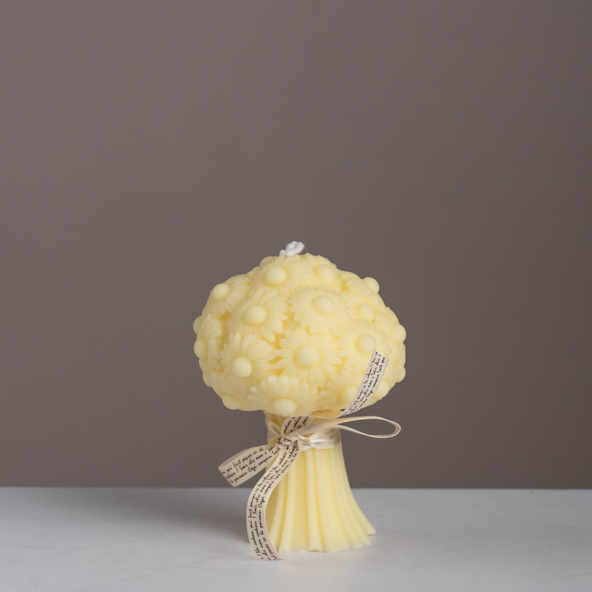 Premium colorful bouquet candle - Urban Home