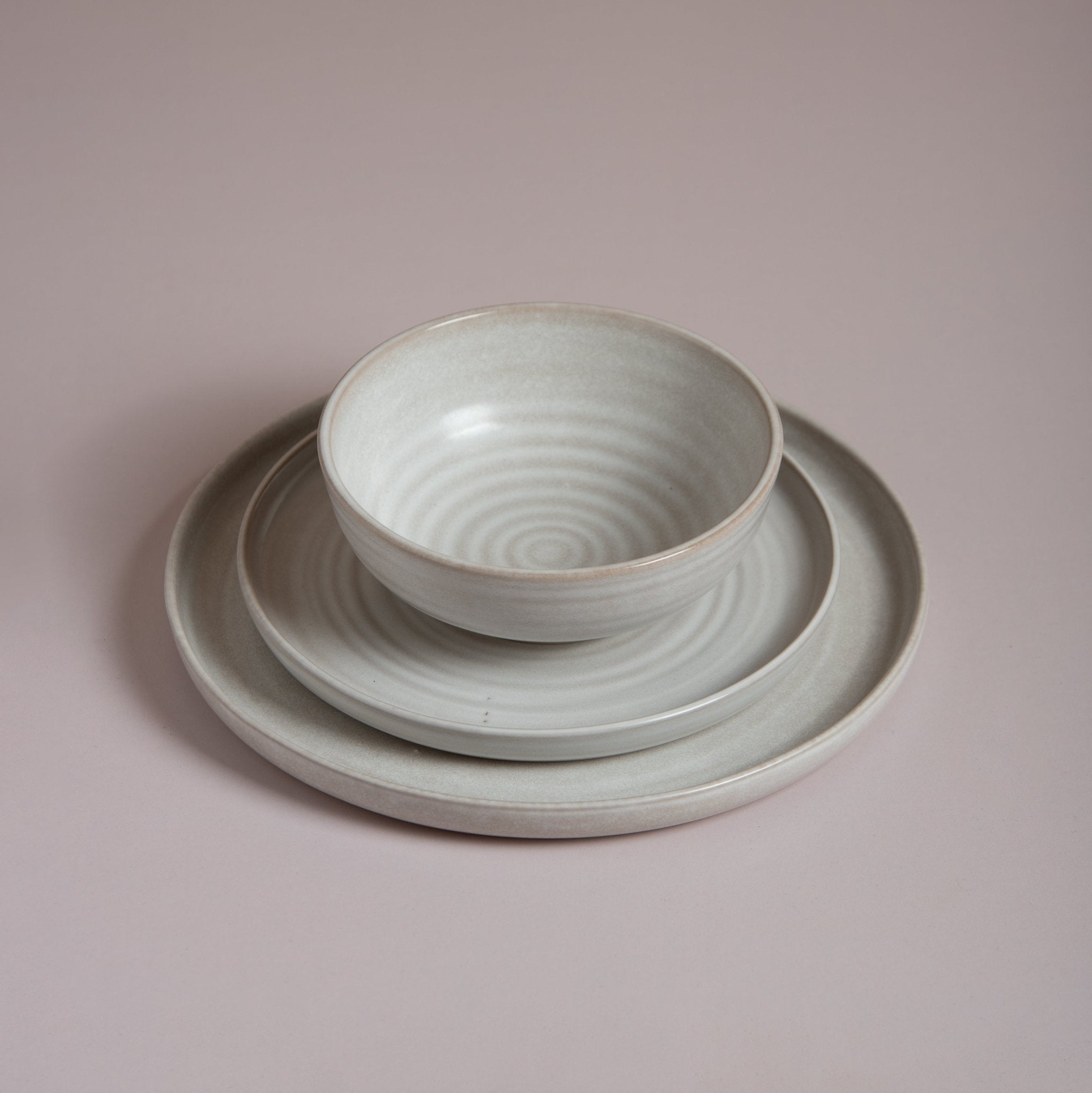 Dosthoff Greige Dinner Set – 18 Pieces - Urban Home