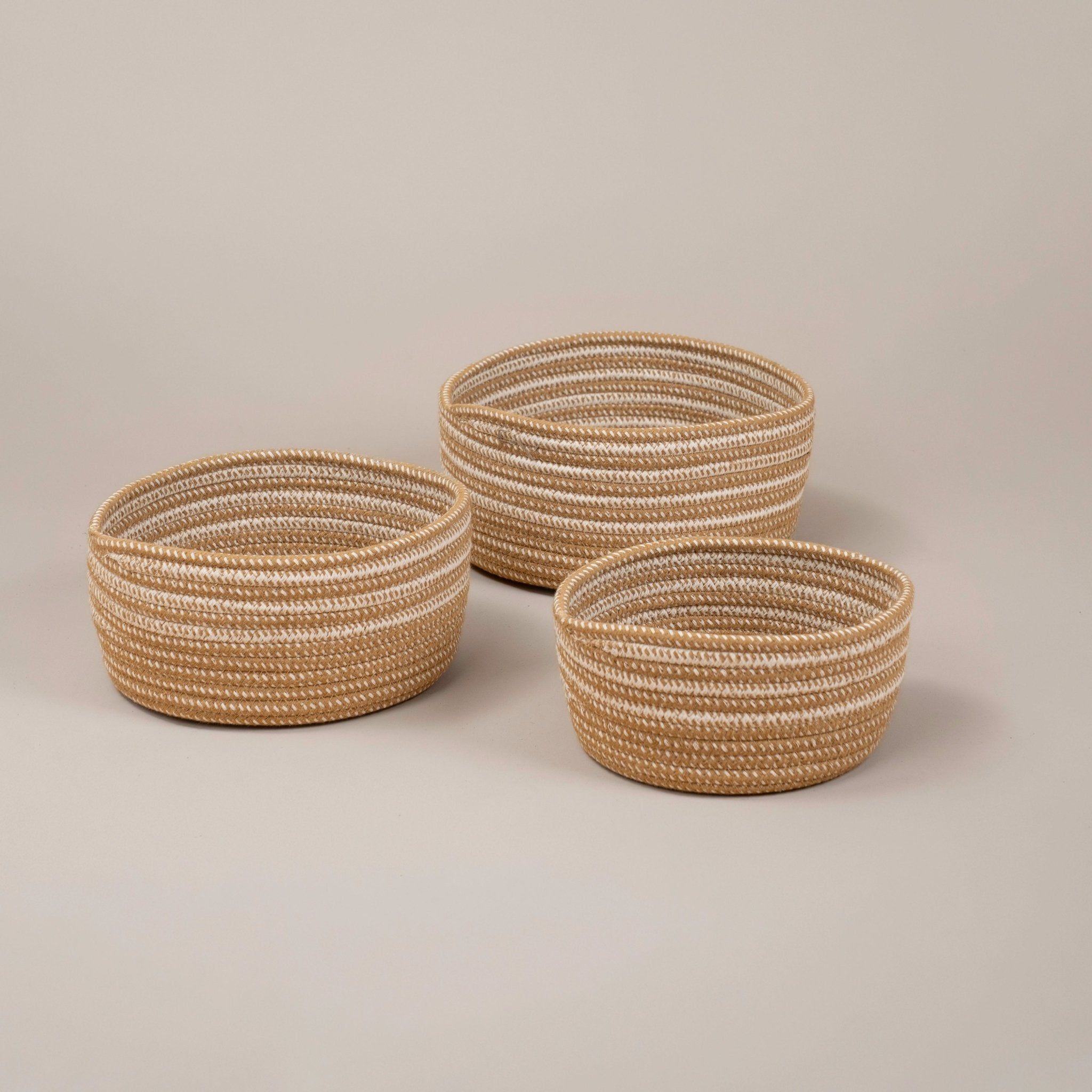 Woven Basket – Beige & White - Urban Home